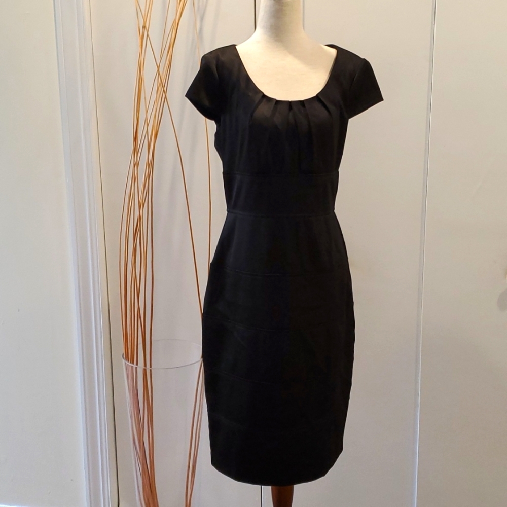 London Times Size 10 Black Cocktail Dress With Cap Sleeves.